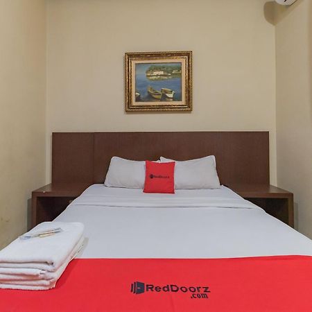 Hotel Reddoorz At La Mega Near Pasar Pagi Cirebon Exterior foto